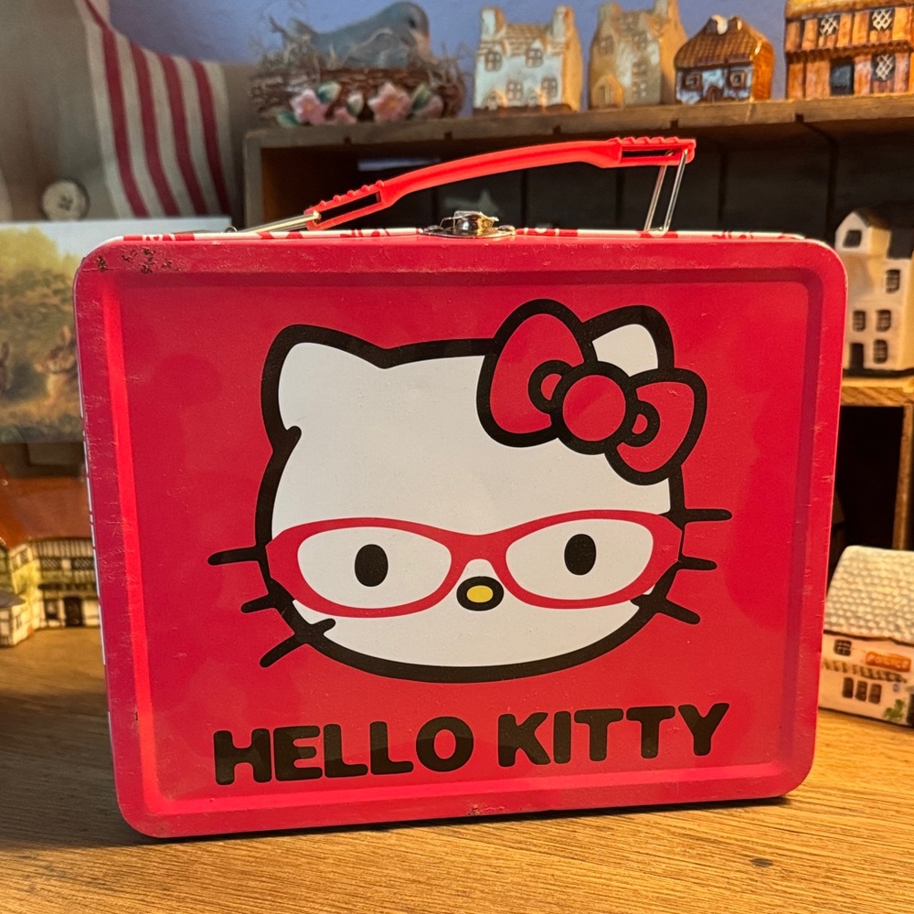 Hello Kitty Red Lunchbox - Picture 2 of 10